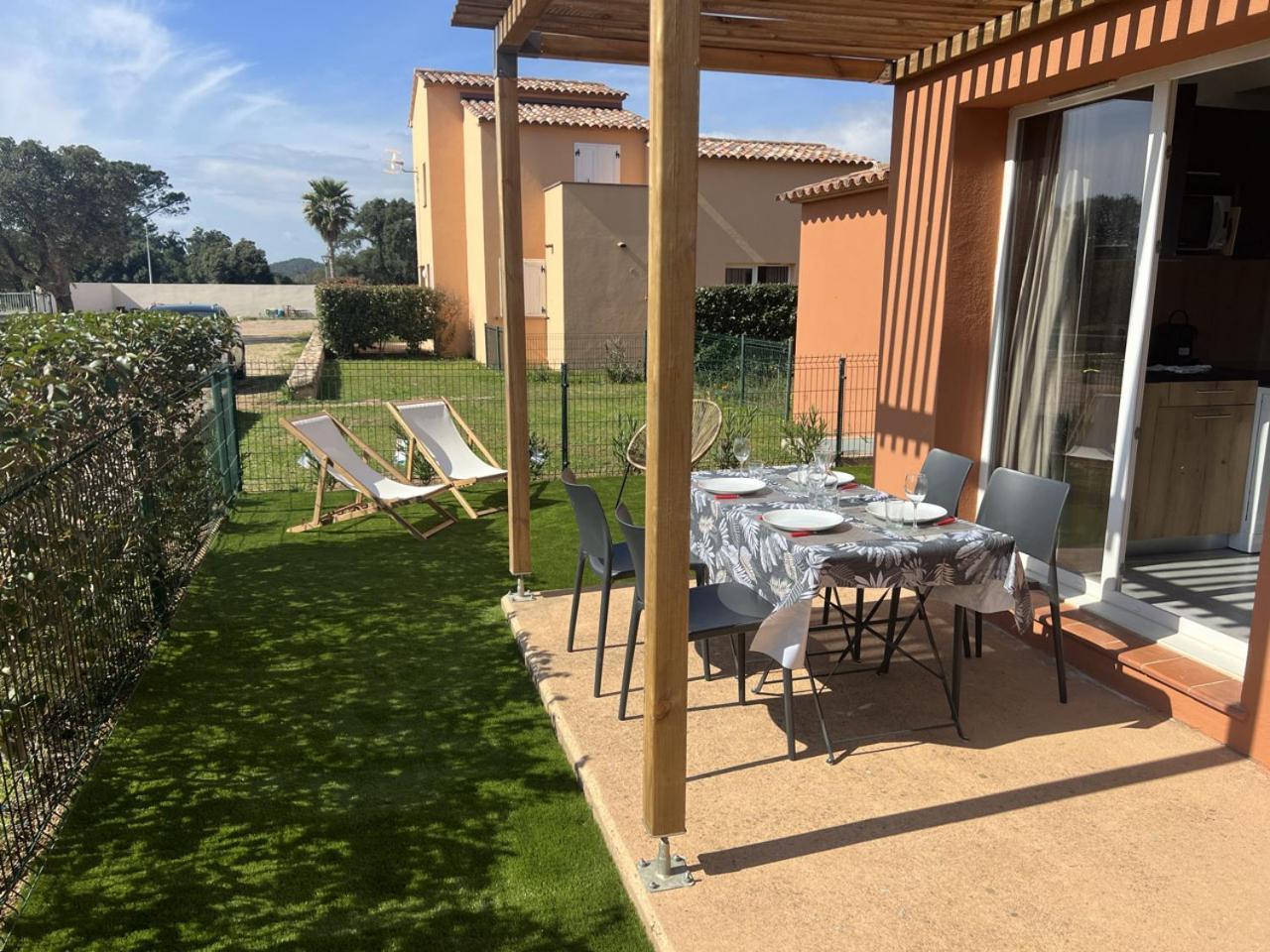 Mini Villa 4-6 Pers. Les Hameaux De Saint Cyprien Lecci Exterior foto